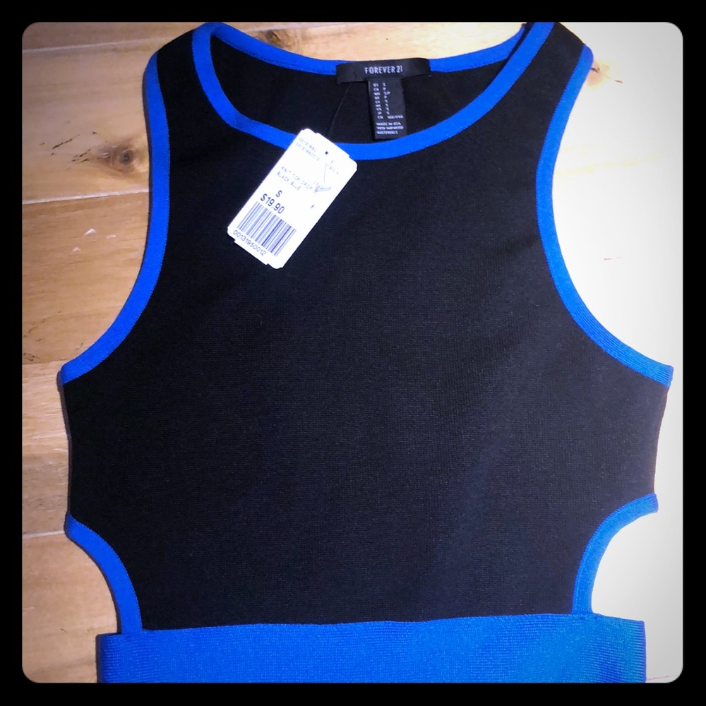 Knit crop top with side cutouts